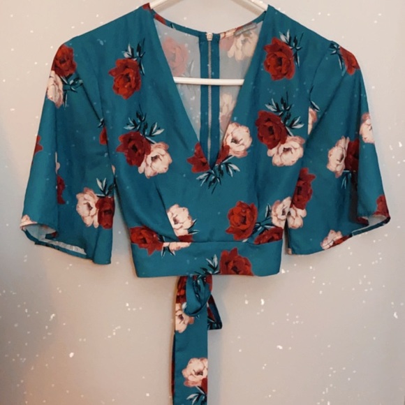 Charlotte Russe crop top - Picture 1 of 2